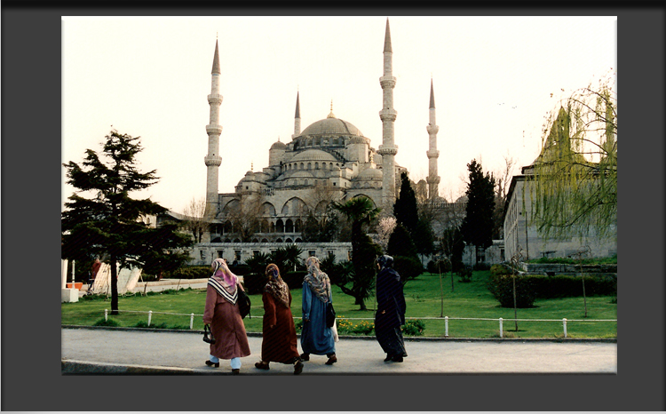 Women at Sultan Ahmet Mosque